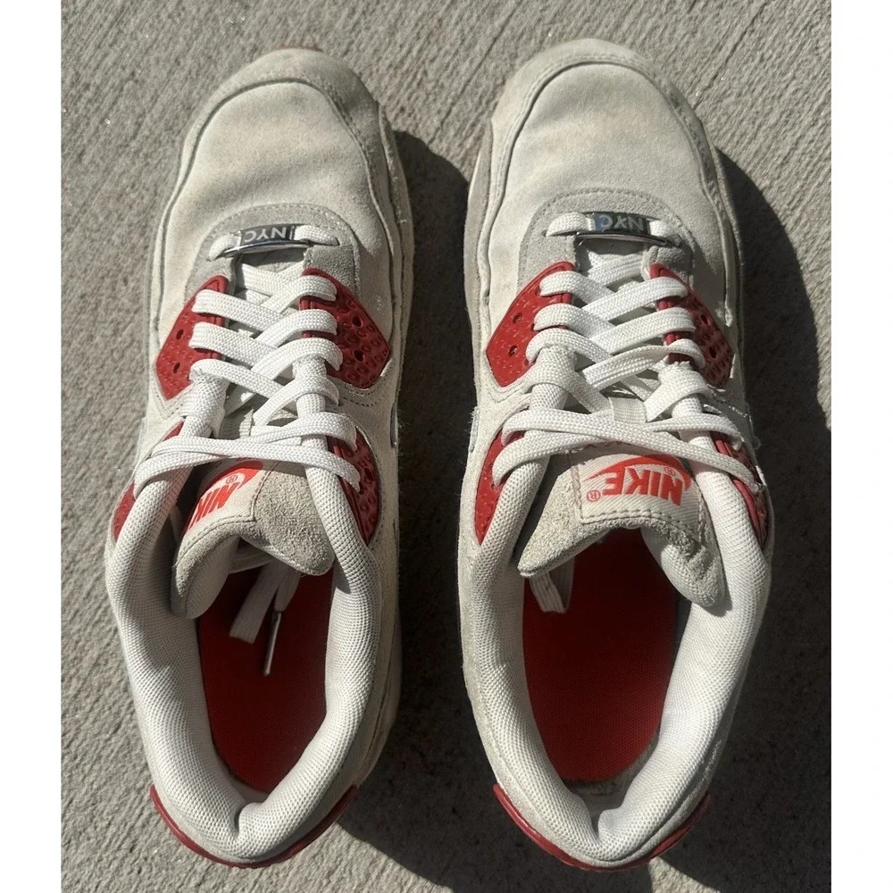 Nike Air Max 90 QS NYC Strawberry Cheesecake Womens Size 9 Cream Red 813150-200